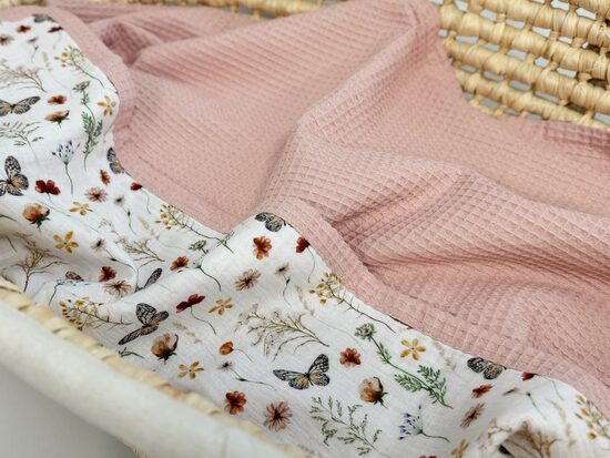 Vafeļsega - rozā taureņi