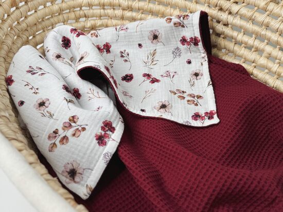 Vafeļsega - sarkanās puķes